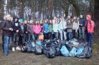 Школярі на Жовківщині прибрали ліс та долучились до озеленення (фото)