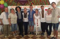 Група учнів школи Марії Покрови - учасники літнього табору «Українська жестова мова».