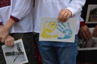 У День Захисника України школярі даруватимуть воїнам листівки