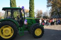 У Червоненському  вищому професійному училищі придбано новий трактор “John Deere”
